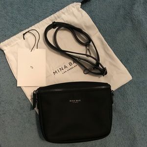 Mina Baie Nylon Fanny